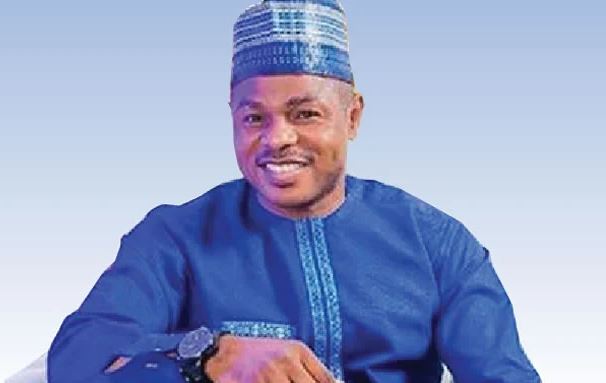 Gospel Singer, Yinka Ayefele Allegedly Punched By NSCDC Officer