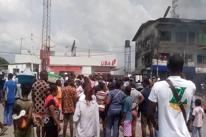 Warri market women