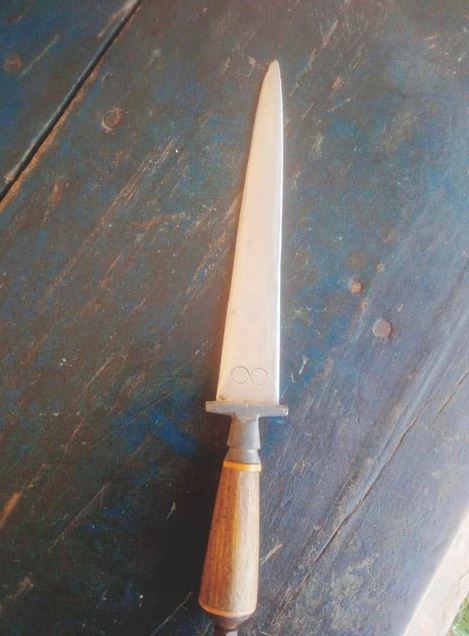 knife