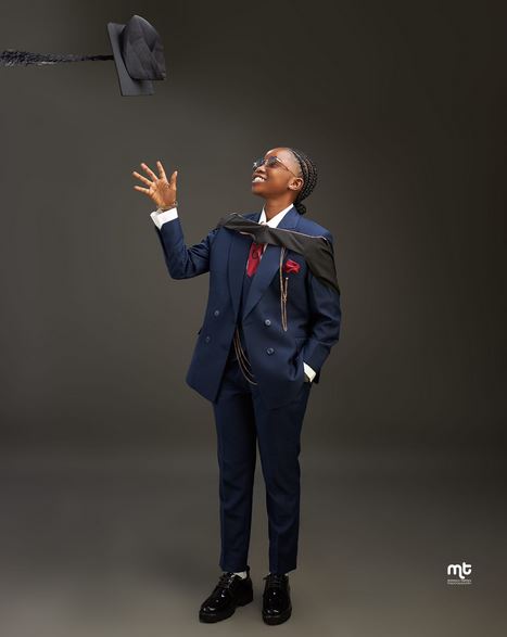  Tolulope Ekundayo