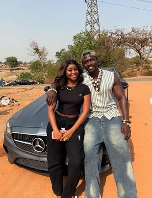 VeryDarkMan, Jojooflele