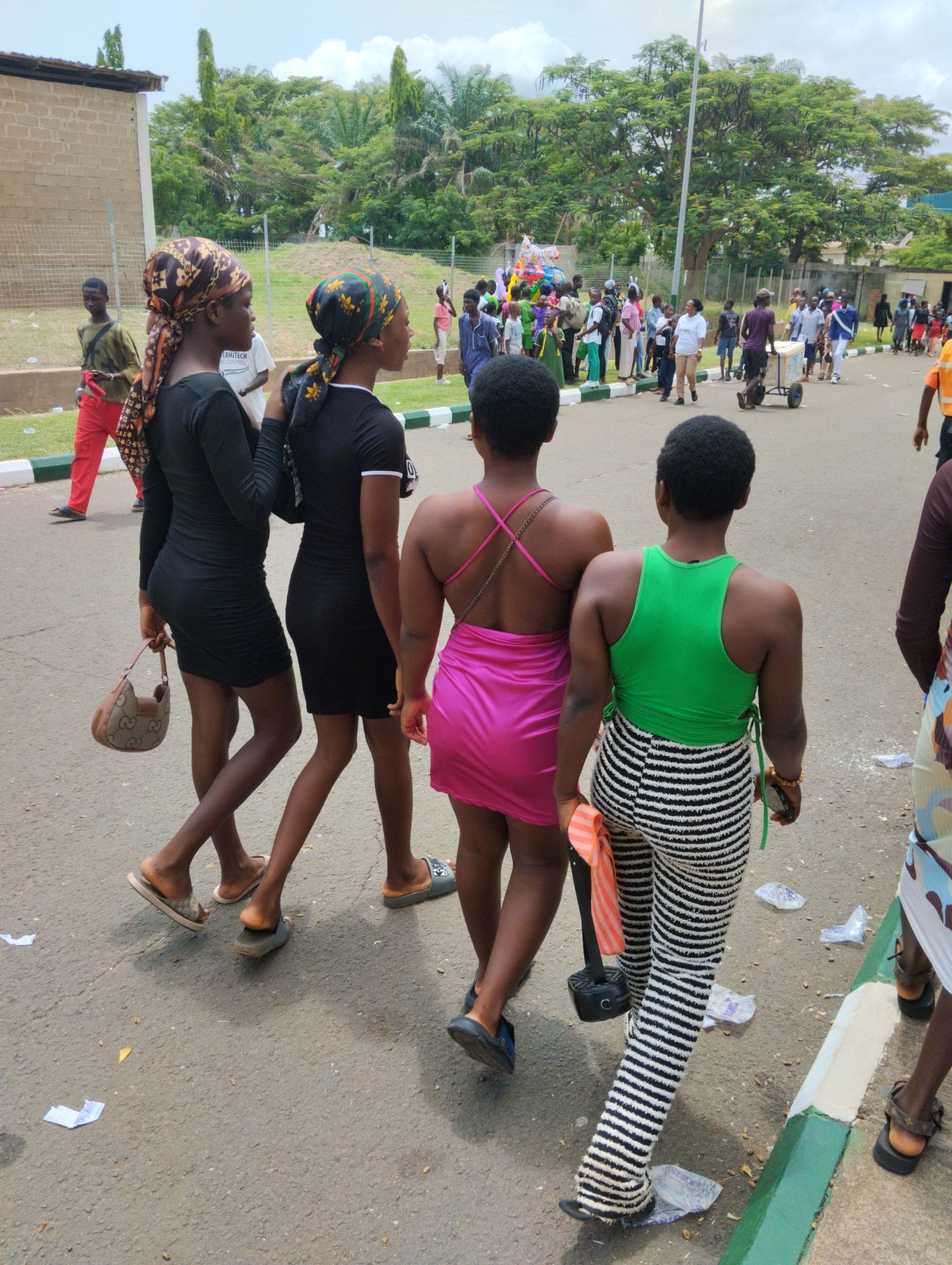 Kaeren SimonOyantar Aver