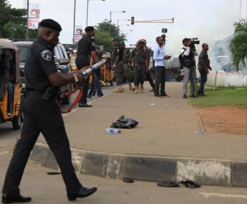 Breaking News Police Arrest Journalist Nine Others During Revolutionnow Protest In Lagos 