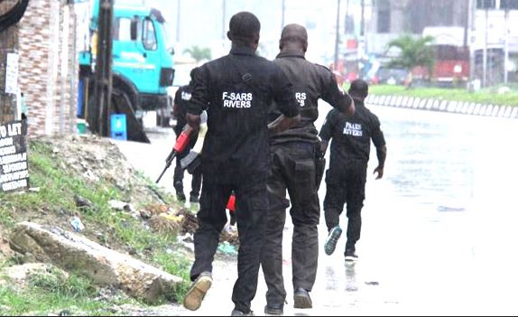 Panic As 30 Suspects Escape SARS Detention Facility In Lagos