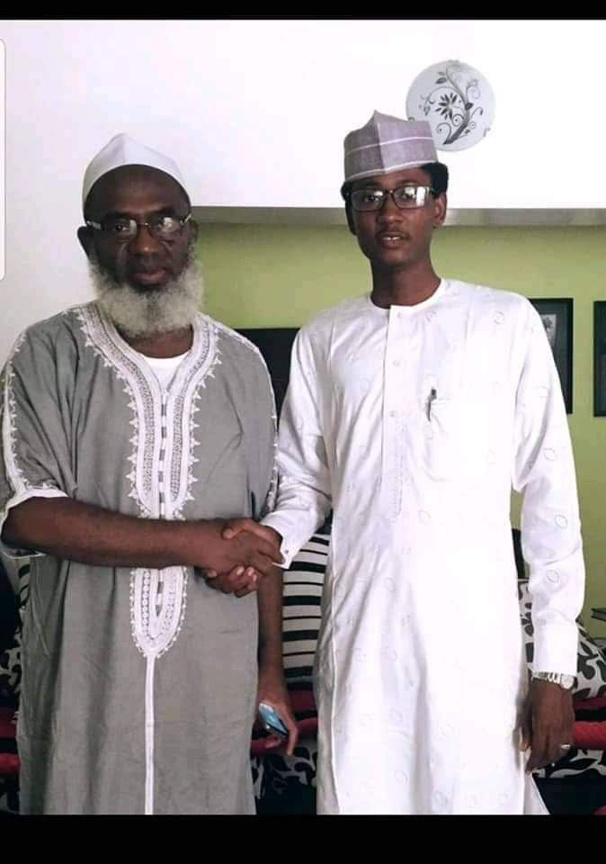 Photo of New PDP Youth Leader And Sheikh Gumi Surfaces, Raises Eyebrows