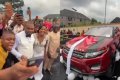 Groom Stuns Many People On His Wedding Day As He Surprises His Bride With Brand New Range Rover (Video)