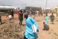 Hardship: Kaduna Residents Block BUA Company Truck Carrying Foodstuffs, Loot Cartons Of Noodles